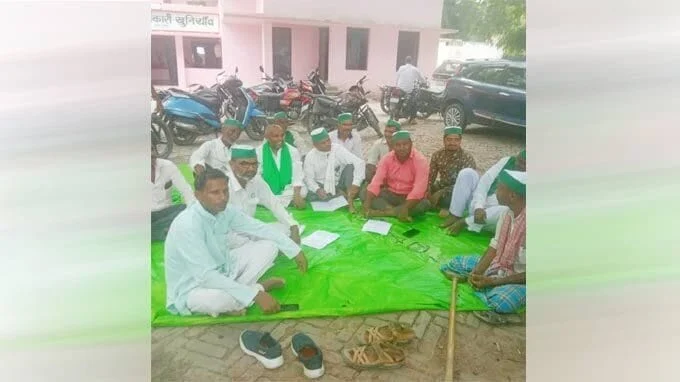 News Universal, मासिक किसान पंचायत आयोजित कर सौंपा 13 सूत्रीय मांगपत्र,