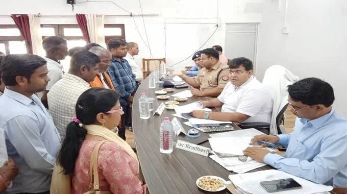 News Universal, जिलाधिकारी की अध्यक्षता में तहसील समाधान दिवस सम्पन्न,