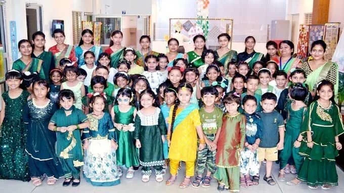 News Universal, सेंट एंजेल्स स्कूल में धूमधाम से मनायी गयी हरियाली तीज,