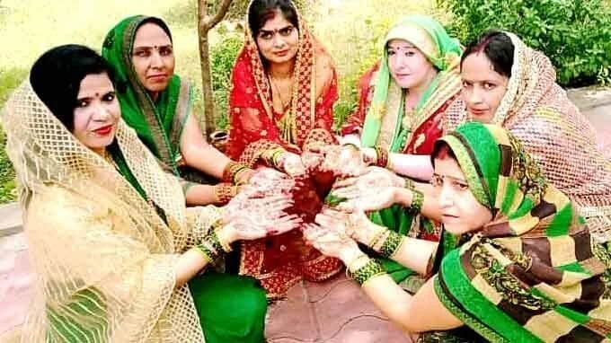 News Universal,महिलाओं ने तीज पर की शिव- पार्वती की पूजा, नाचकूद कर उठाया आनंद,
