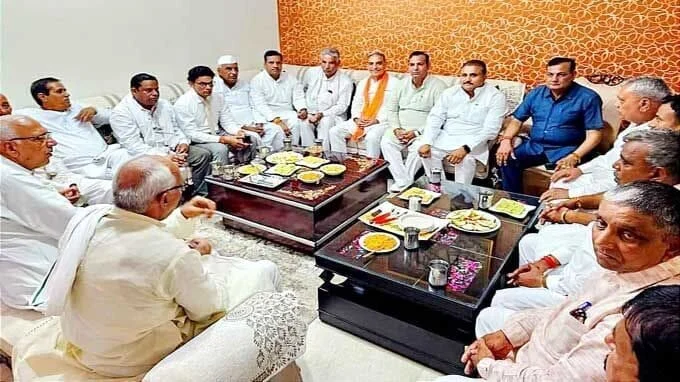 News Universal,नीरज नैन के आवास पर सांसद ने सुनी लोगों की समस्याएं,