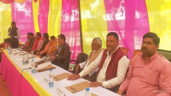 खुनियांव ब्लक में क्षेत्र पंचायत सदस्यों की बैठक कोरम के अभाव में हुई स्थगित,क्षेत्र पंचायत सदस्यों की बैठक,