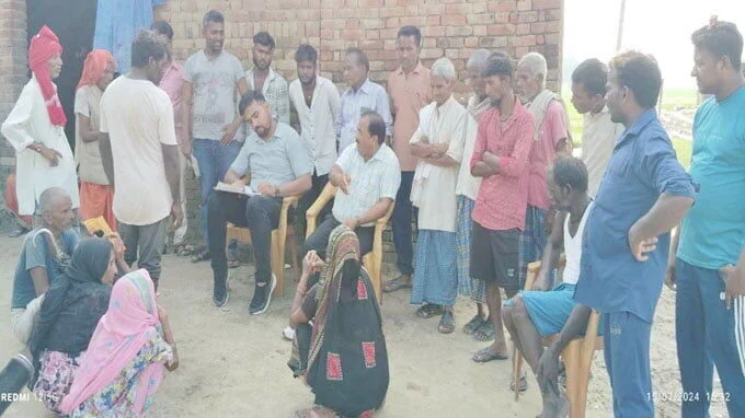 कम राशन वितरण के आरोप पर दी गयी स्पष्टीकरण का एआरओ ने किया परीक्षण,aspastikaran-ki-kiya-gaya-parikshan,