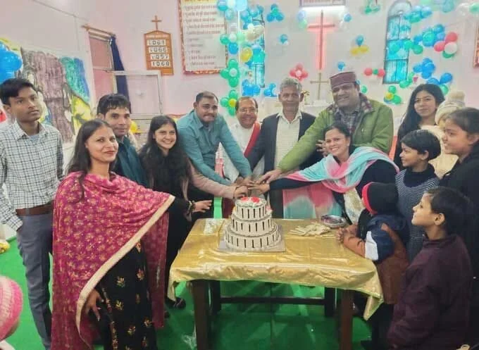 बड़ौत चर्च,धूमधाम और हर्षाेल्लास के साथ मनाया गया क्रिसमस का त्यौहार,क्रिसमस त्यौहार बड़ौत चर्च,बागपत समाचार,