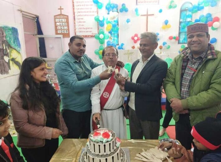 बड़ौत चर्च,धूमधाम और हर्षाेल्लास के साथ मनाया गया क्रिसमस का त्यौहार,क्रिसमस त्यौहार बड़ौत चर्च,बागपत समाचार,