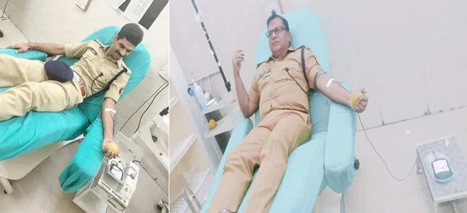 अपर पुलिस अधीक्षक सिद्धार्थनगर,क्षेत्राधिकारी सदर,रक्तदान कर किया घायलों की मदद,police officers helped the injured by donating blood,