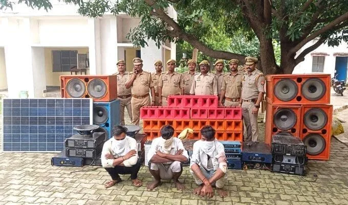 थाना त्रिलोकपुर पुलिस ने 03 चोरों को किया गिरफ्तार,थाना त्रिलोकपुर, 03 चोर गिरफ्तार,भारी मात्रा में सामान बरामद,अपराध समाचार,सिद्धार्थनगर समाचार,