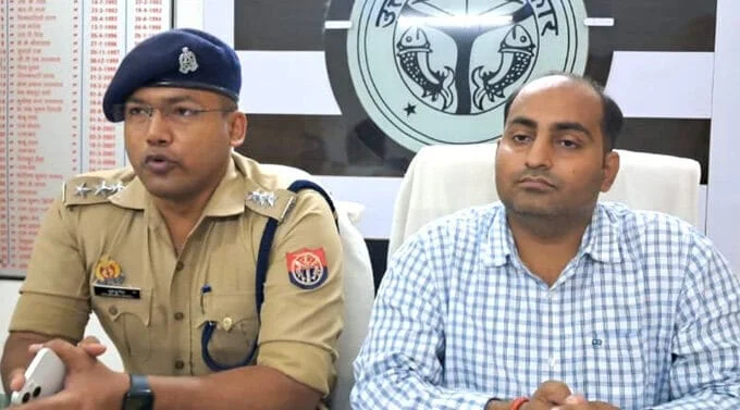 अफवाह फैलाने और कानून अपने हाथ में लेने वालों पर होगी कडी कार्यवाही,उप जिलाधिकारी इटवा,पुलिस क्षेत्राधिकारी इटवा,शांति बहाली हेतु संदेश,इटवा तहसील,इटवा सर्किल,