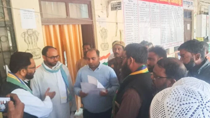 blo aap takniki samasya gnyapan 26 nov 25,बीएलओ ऐप में गंभीर तकनीकी प्रशिक्षण संबंधी समस्याआ,निराकरण हेतु सौंपा ज्ञापन,पीस पार्टी,उलेमा कोआर्डिनेटर,विधान सभा इटवा,विशेष संक्षिप्त पुनरीक्षण,एसआईआर 2025,इटवा तहसील,इटवा विधानसभा,blo-aap-gambhir-takniki-prshikshan-samasya-gnapan,