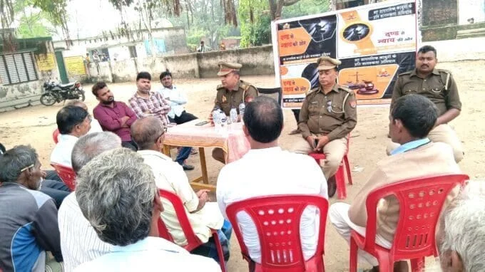 janchoupal misson shakti ps kathela 04 nov 25,जन चौपाल,थाना कठेला समय माता,नए कानून 2023 की जानकारी,मिशन शक्ति,महिला सशक्तिकरण,सिद्धार्थनगर समाचार,Information about new law and mission shakti organizing a public meeting,