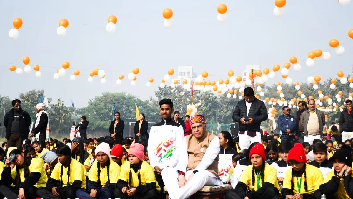 Sansad Khel Mahotsaw Samapan Khelari Puraskar Vitran 3,खिलाड़ियों में पुरस्कार वितरण के साथ सम्पन्न हुआ सांसद खेल महोत्सव 2025, खिलाड़ियों में उत्साहवर्धन,सांसद खेल महोत्सव 2025 का समापन, सिद्धार्थनगर समाचार,स्थानीय समाचार, प्रशासनिक आयोजन,sansad khel mahotsaw samapan khelari puraskar vitran,