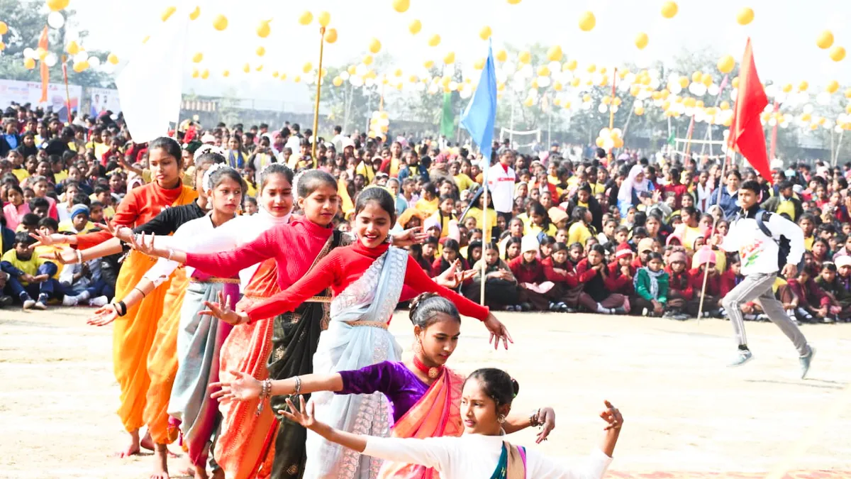 Sansad Khel Mahotsaw Samapan Khelari Puraskar Vitran 4,खिलाड़ियों में पुरस्कार वितरण के साथ सम्पन्न हुआ सांसद खेल महोत्सव 2025, खिलाड़ियों में उत्साहवर्धन,सांसद खेल महोत्सव 2025 का समापन, सिद्धार्थनगर समाचार,स्थानीय समाचार, प्रशासनिक आयोजन,sansad khel mahotsaw samapan khelari puraskar vitran,