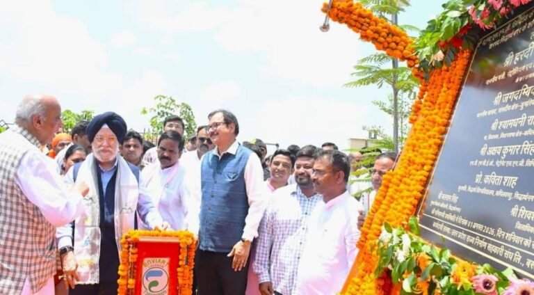 सिद्धार्थनगर: हरदीप सिंह पुरी ने कपिलवस्तु स्तूप पर लाइट एंड साउंड शो व विपश्यना पार्क का किया उद्घाटन, पर्यटन को मिलेगी नई पहचान