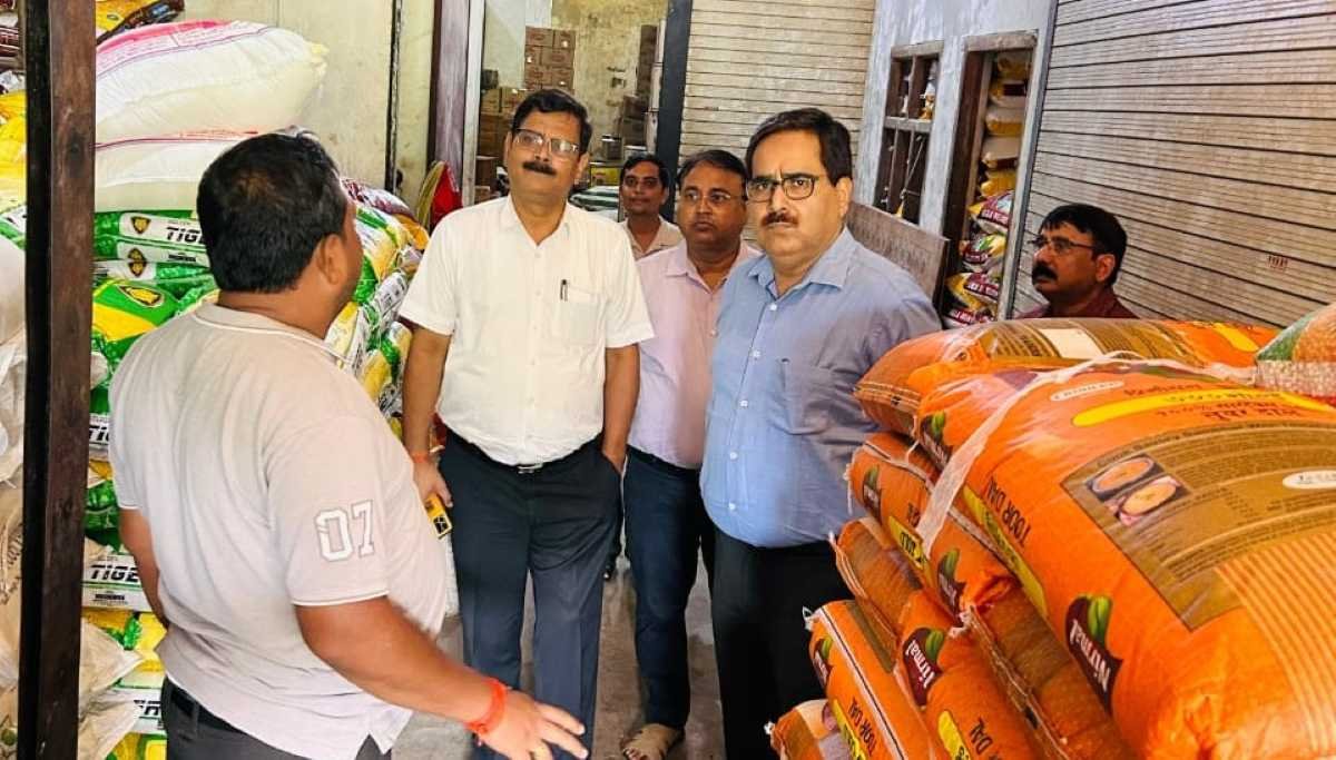 Bansi Sugar Wholesale Stock Inspection Siddharthnagar,Sugar stock inspection at wholesale traders in Bansi Siddharthnagar,