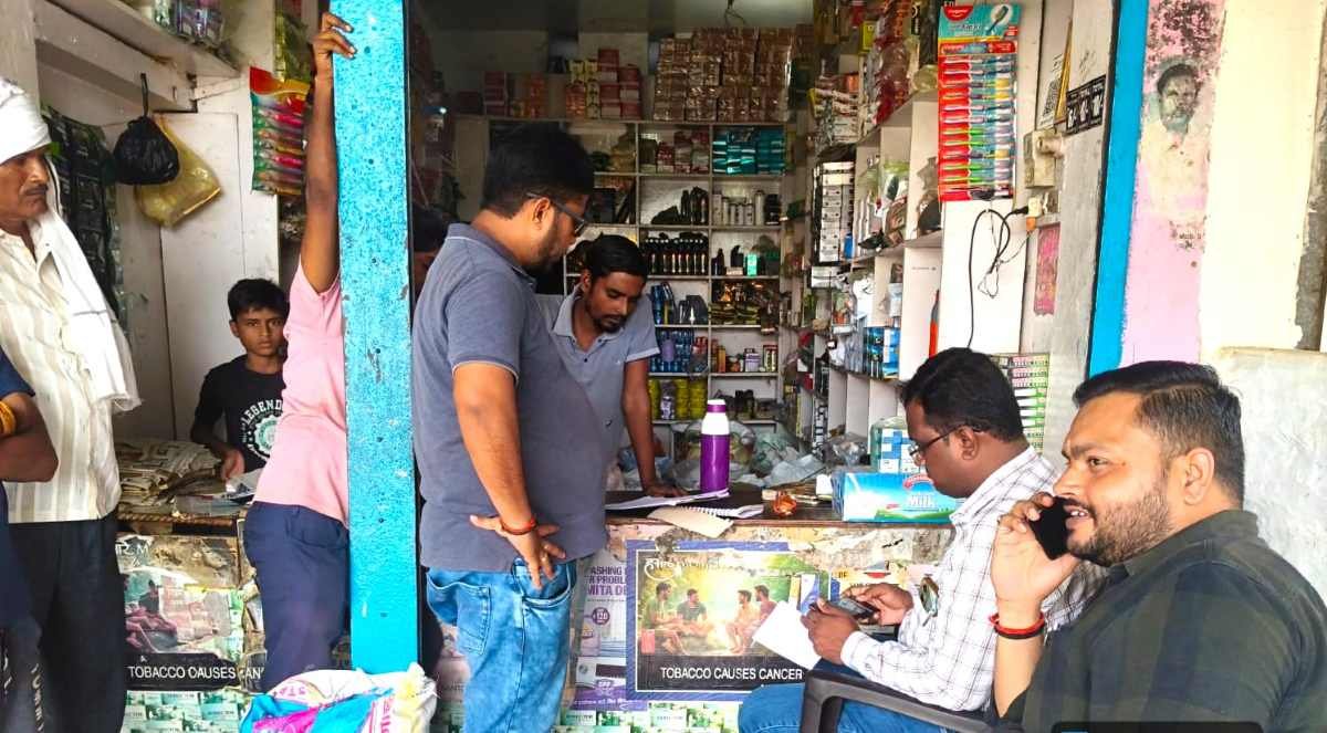 Itwa Sugar Stock Price Inspection Siddharthnagar,Sugar stock and price inspection by officials in Itwa Siddharthnagar,