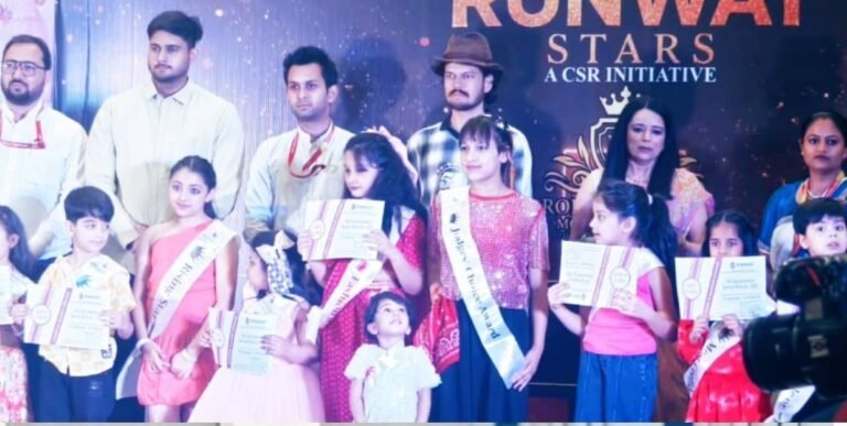 आगरा के ‘लिटिल रनवे स्टार्स’ रैंप वॉक में गाजियाबाद की स्मार्टी पंडित बनीं विजेता, प्रतिभा का मिला सम्मान